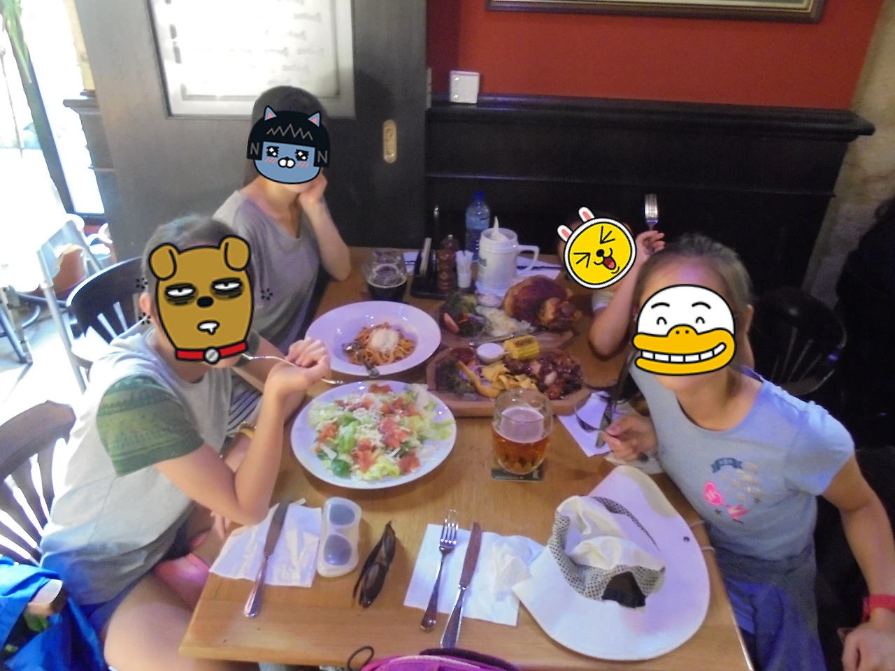 20170731 40일간 유럽15개국 여행 비앤나에서 체코 프라하로 이동(콜코브나 첼리체에서 꼴레뇨 먹기) (67).JPG