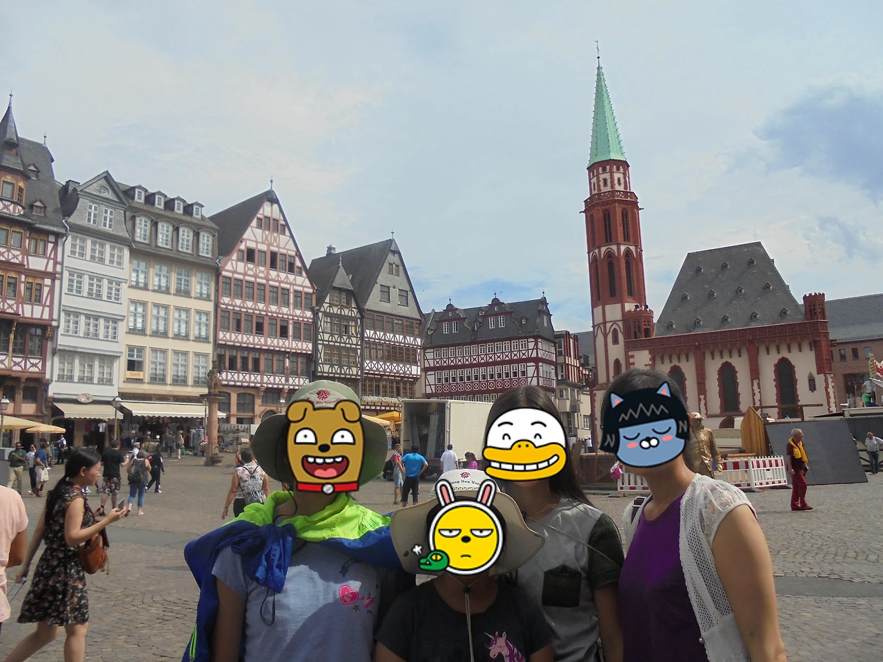 20170802 40일간 유럽15개국 여행 체코 프라하를 떠나 프랑크푸르트(Romer광장, 재래시장, Eiserner 다리, 성 바돌로매 성당) (31).JPG