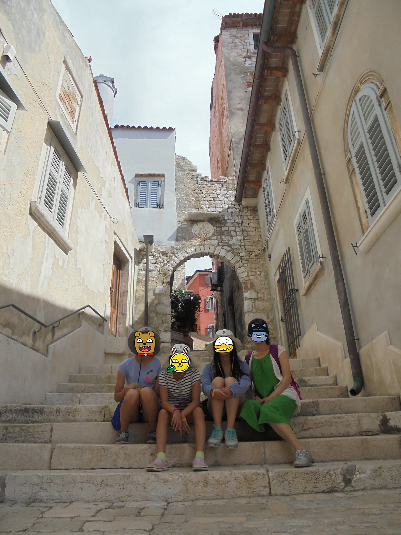 20170726 40일간 유럽15개국 여행 크로아티아 로빈(로비니)에서 로빈 시내, Balbi's Arch, Church of St.Euphemia, Rovinj Beach (41).JPG
