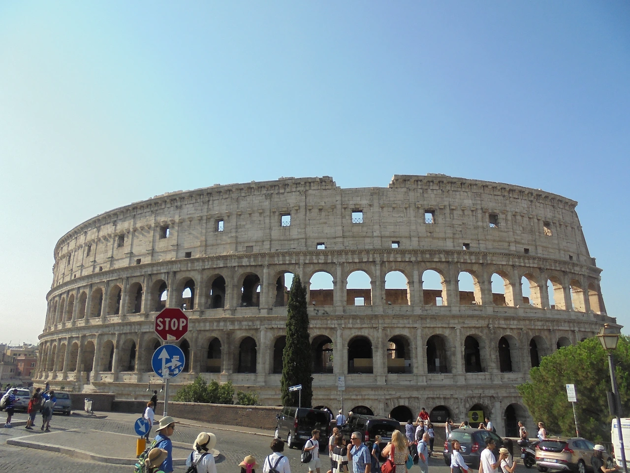 20170719 40일간 유럽15개국 여행 콜로세움과 개선문, 대전차 경기장, 진실의 입, 카타콤베, 캄피돌리오, 포로 로마노, 베네치아 광장, 비토리오 엠마누엘레 2세 기념관, 판테온, 트레비 분수, 스페인 광장 (3).JPG