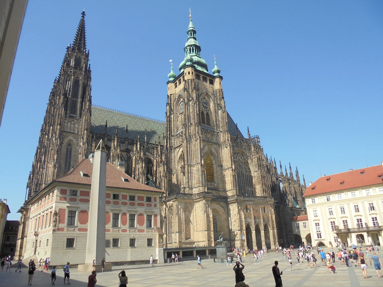 20170801 40일간 유럽15개국 여행 체코 프라하(바츨라프광장,신시가광장,천문시계,구시가광장,카를교,존레논의 벽,프라하성 내 대통령궁,비타 대성당,구황궁,이르지 수도원,황금 소로) (143).JPG
