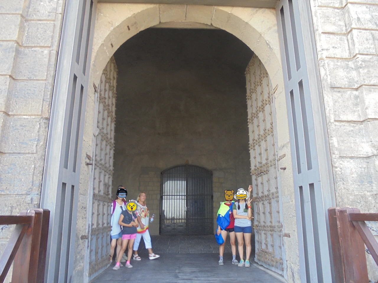 20170722 40일간 유럽15개국 여행 나폴리의 Sant'Elmo 성, Vittoria 광장, Ovo성, Plebiscito 광장, Royal Palace of Naples과 성당, San Carlo 극장, Nuovo성 (73).JPG