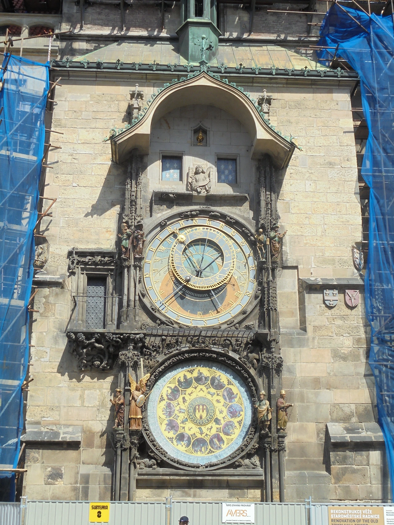 20170801 40일간 유럽15개국 여행 체코 프라하(바츨라프광장,신시가광장,천문시계,구시가광장,카를교,존레논의 벽,프라하성 내 대통령궁,비타 대성당,구황궁,이르지 수도원,황금 소로) (28).JPG