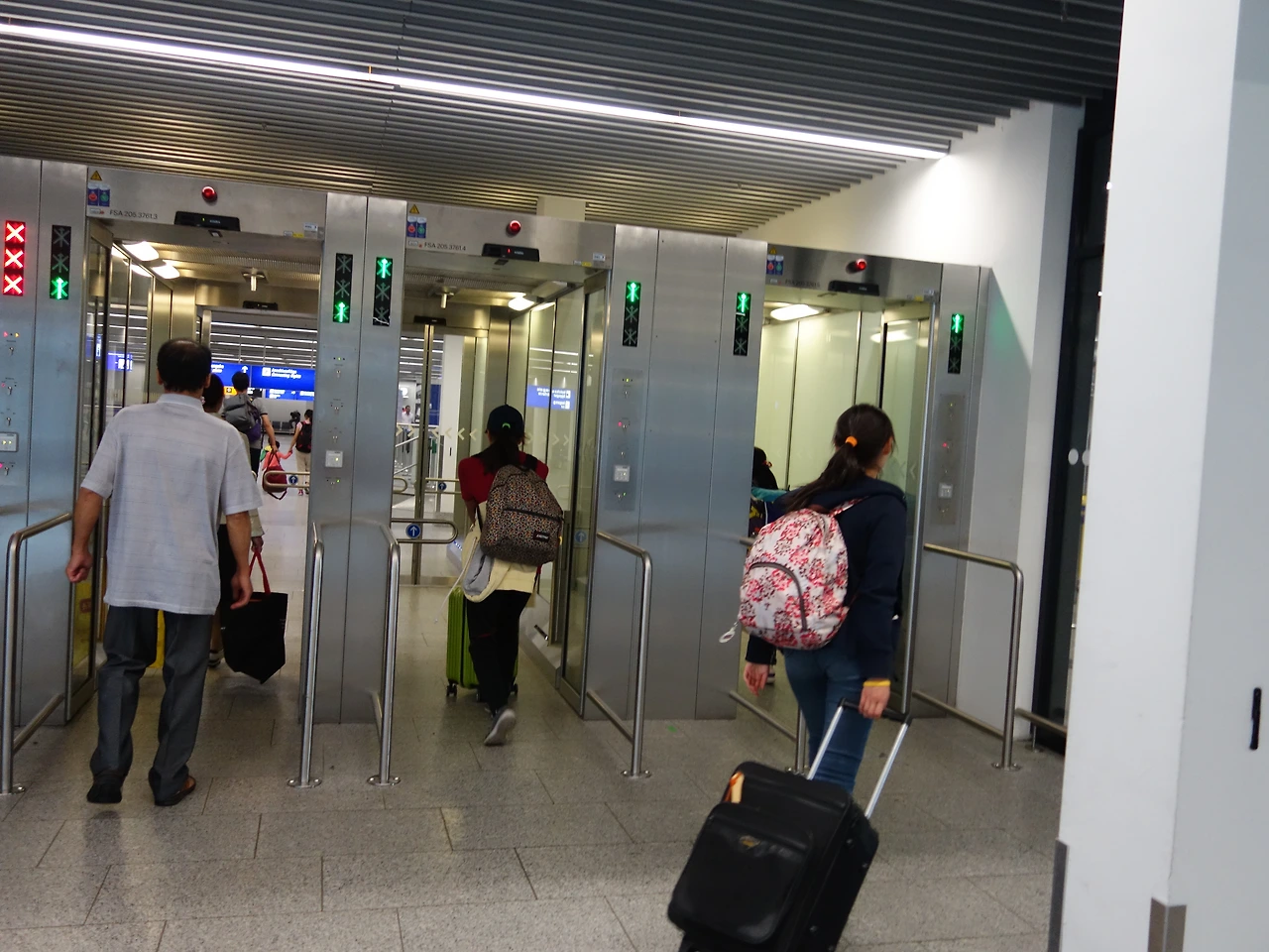 20170630 40일간 유럽15개국 여행 비행기 타고 프랑크푸르트 (59).JPG