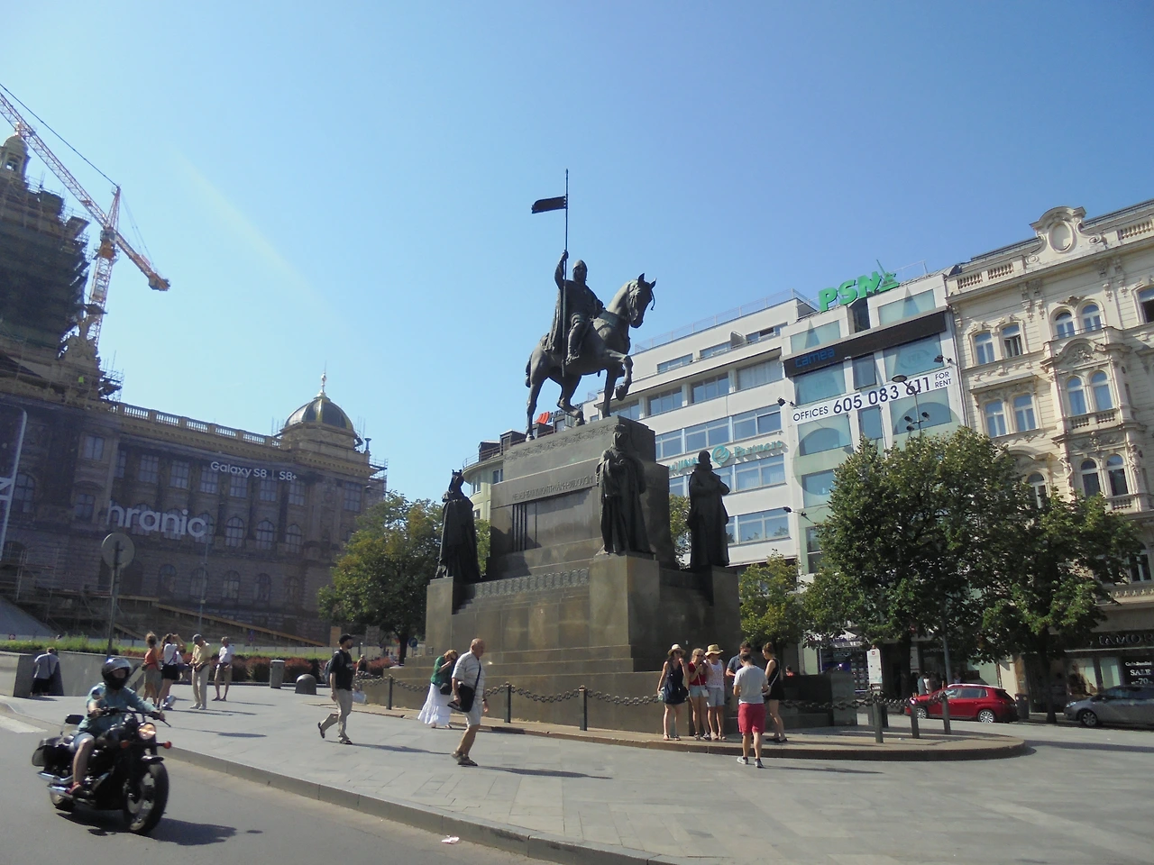 20170801 40일간 유럽15개국 여행 체코 프라하(바츨라프광장,신시가광장,천문시계,구시가광장,카를교,존레논의 벽,프라하성 내 대통령궁,비타 대성당,구황궁,이르지 수도원,황금 소로) (11).JPG