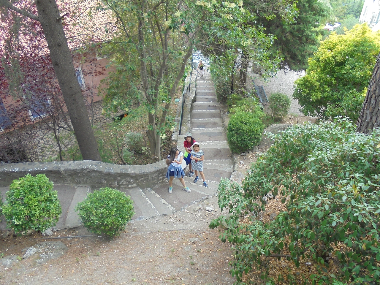 20170712 40일간 유럽15개국 여행 에제, 에제해변, 모나코, 스위스로 이동 (114).JPG