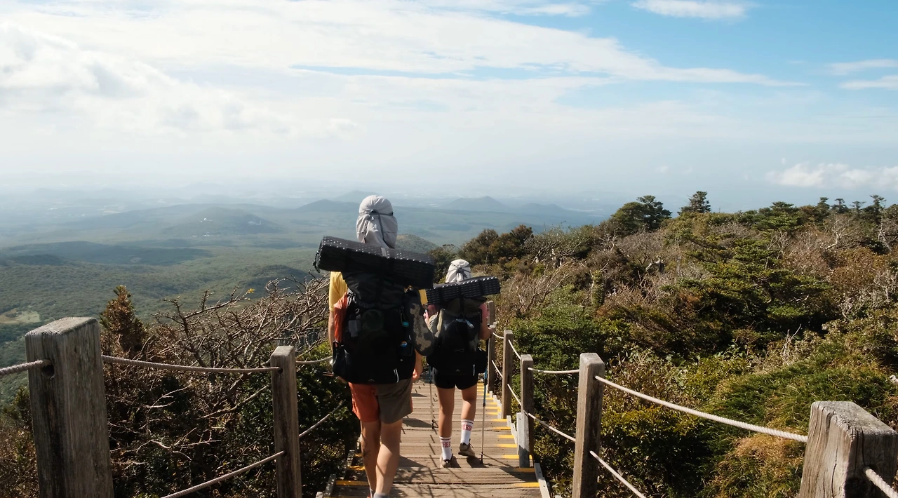 img.jpg?credential=yqXZFxpELC7KVnFOS48ylbz2pIh7yKj8&expires=1759244399&allow_ip=&allow_referer=&signature=IpuLxAsEoDvYYmHvLJPfdG5vIIw%3D