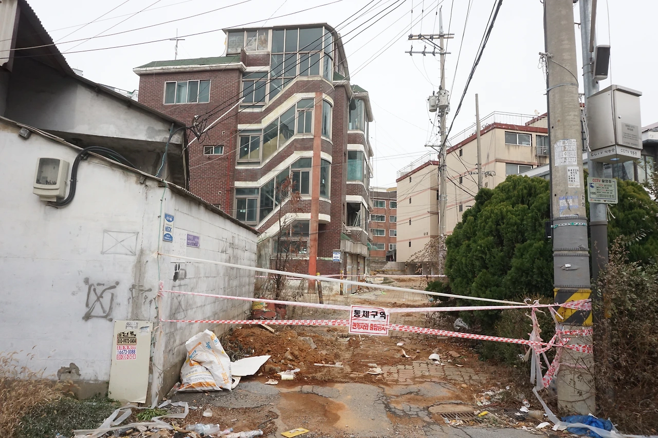 찬민이네 집으로 향하는 길.JPG