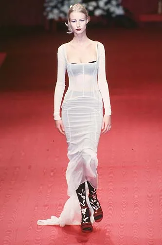 돌체 1997 10.jpeg