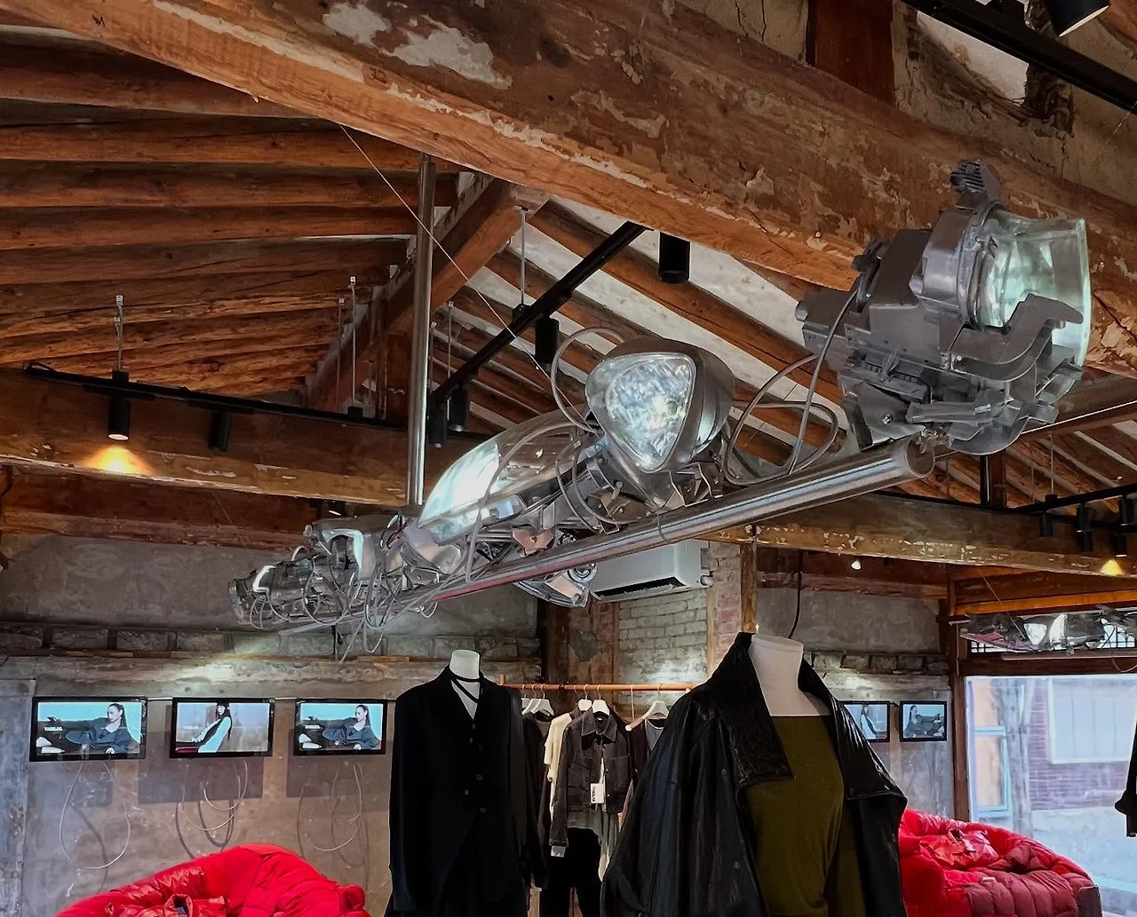 538261766_18523401538045353_3570713752655598026_n.jpg?stp=dst-jpegr_tt6&_nc_cat=101&ccb=1-7&_nc_sid=127cfc&_nc_ohc=RCokjOrqHfEQ7kNvwFvAqaH&_nc_oc=AdkCWlqrkFth_cKX2cKLD-9yKIDdhzLnDXAZR0xc4R0xHUHkBhwB2K7L-5rlEgwpgeM&_nc_zt=23&se=-1&_nc_ht=scontent-ssn1-1.xx&_nc_gid=1XBDSAX0m7Ui3QMYHseZwA&oh=00_AffLJ4bykslBjSCW_FV1O0OSvBCTCD70fCWI23ALmBVSvA&oe=68E59CB1