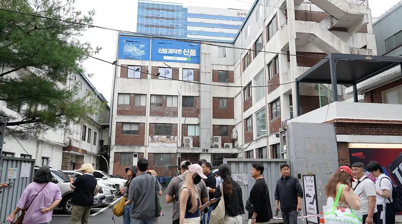 552227792_18033722579705659_9025773370431681198_n.jpg?_nc_cat=109&ccb=1-7&_nc_sid=127cfc&_nc_ohc=-7liKeEWixEQ7kNvwEGqOpi&_nc_oc=AdntvtcA5MX6Y-dQ-xnKYueAdKZP6hwpiNEXPqU7z5Nm1i58DK3bB72e7RB1muLR0VA&_nc_zt=23&_nc_ht=scontent-ssn1-1.xx&_nc_gid=z2iqpG72YaG2z51ukYX6Gg&oh=00_AffqskEBuqCAei1dUGgCJwZ_0hxWfkBJTn3m7KP1aycgQA&oe=68E6E614