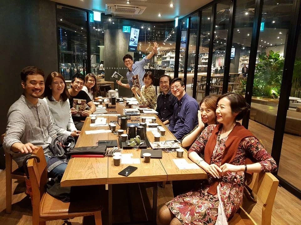 매거진b 독서모임2.jpeg