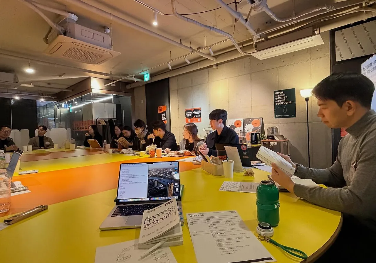 573841481_18540037903045353_4461077739593925380_n.jpg?stp=dst-jpegr_tt6&_nc_cat=106&ccb=1-7&_nc_sid=127cfc&_nc_ohc=izGlCu3Y1ooQ7kNvwH8kgtC&_nc_oc=Adno2IQTbM48I1Lr4mW6CxJBS73t-BUIzIvIXeazMd1uq2kgjK5EbjMRE52vUz23d_E&_nc_zt=23&se=-1&_nc_ht=scontent-ssn1-1.xx&_nc_gid=9vBqitZ3eXEP9I37ni0BYg&oh=00_Afq-5jibaHo1nP5zrpg4ChQSx4FDjBaWAqjR2HJcOj2-Rg&oe=695D45DA