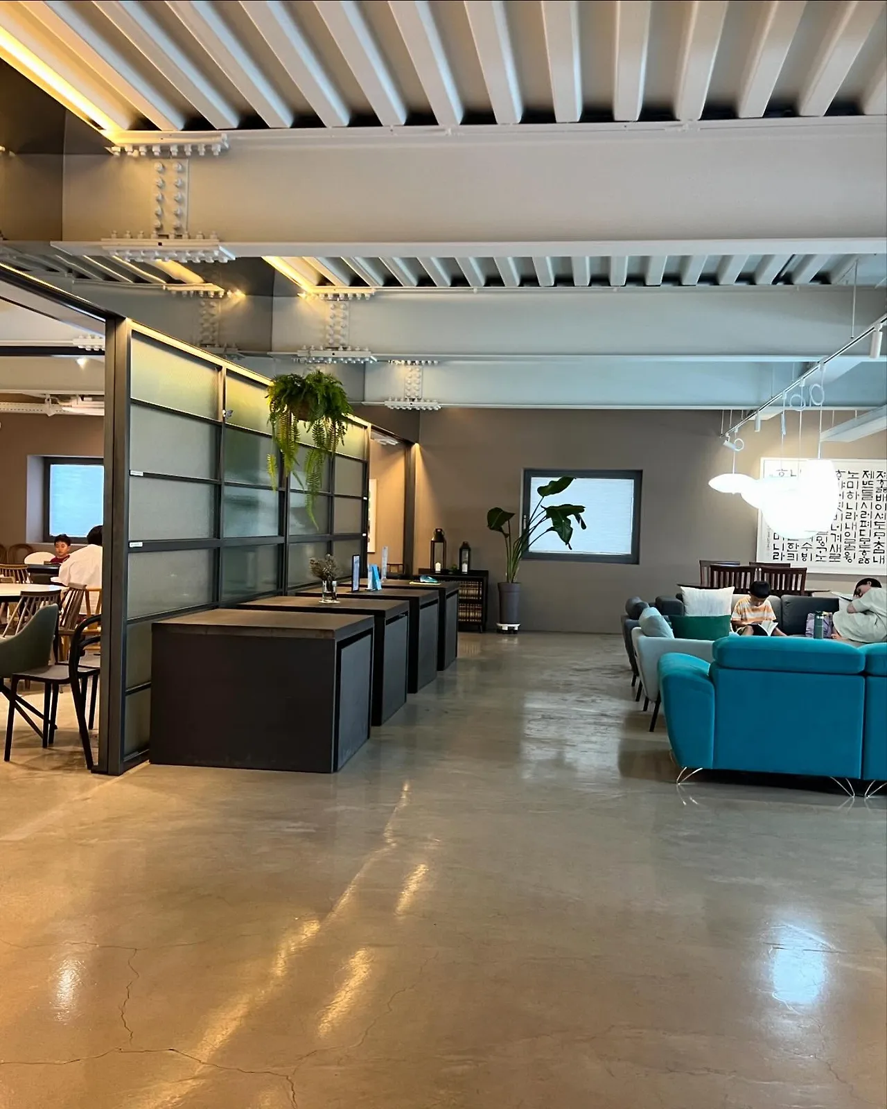 456146416_18453015463045353_2381571805346585723_n.jpg?stp=dst-jpegr_tt6&_nc_cat=102&ccb=1-7&_nc_sid=127cfc&_nc_ohc=n2yrAQaBIqYQ7kNvgEI-c2p&_nc_zt=23&se=-1&_nc_ht=scontent-ssn1-1.xx&_nc_gid=A2cljfTFDjUWxGqXIiC-Rc-&oh=00_AYBnKIOIFR5f6DNM2-u8CGZRtsRrahI4ibhoXRCgGADkfQ&oe=67744476