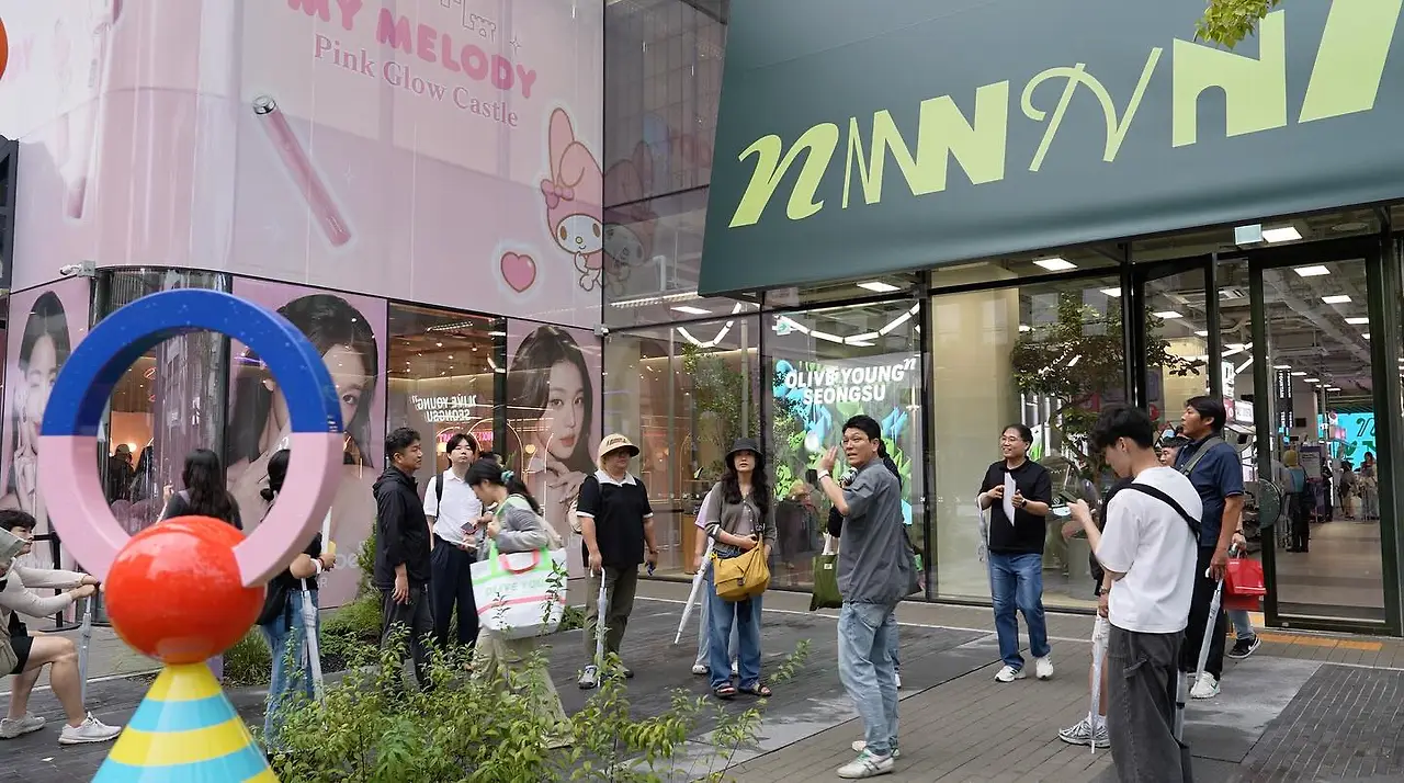 552043751_18033722570705659_2826806711685353290_n.jpg?_nc_cat=104&ccb=1-7&_nc_sid=127cfc&_nc_ohc=XduNffgoZcEQ7kNvwE-A4vX&_nc_oc=AdnDZpQKaubfCxd3AayxKvoA-z8QZZ6Fyem13vSfpV7Iu6_ARrjej1Yk448m6Vfi6QY&_nc_zt=23&_nc_ht=scontent-ssn1-1.xx&_nc_gid=9_15Sh5ro3jz8B409sMlLA&oh=00_AfcnWKDxRmxQ3ij1501JqUuzQf0y-3y6CJnRzLCbVMUUfA&oe=68E6E121