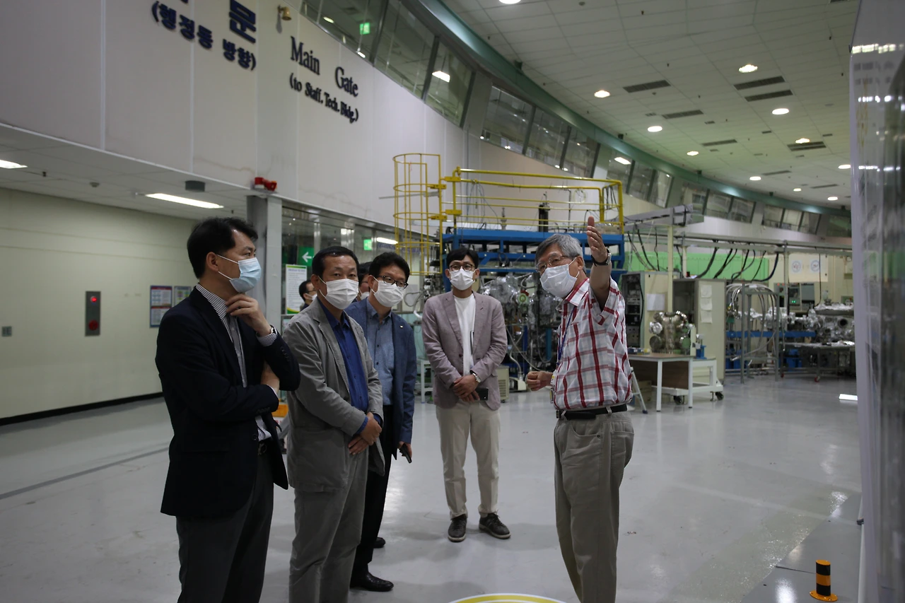 20200625_이수화학대표일행 내방_가속기연구소 (5).JPG