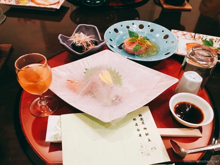 2016-10-14_at_18.54.05.jpg?type=w773