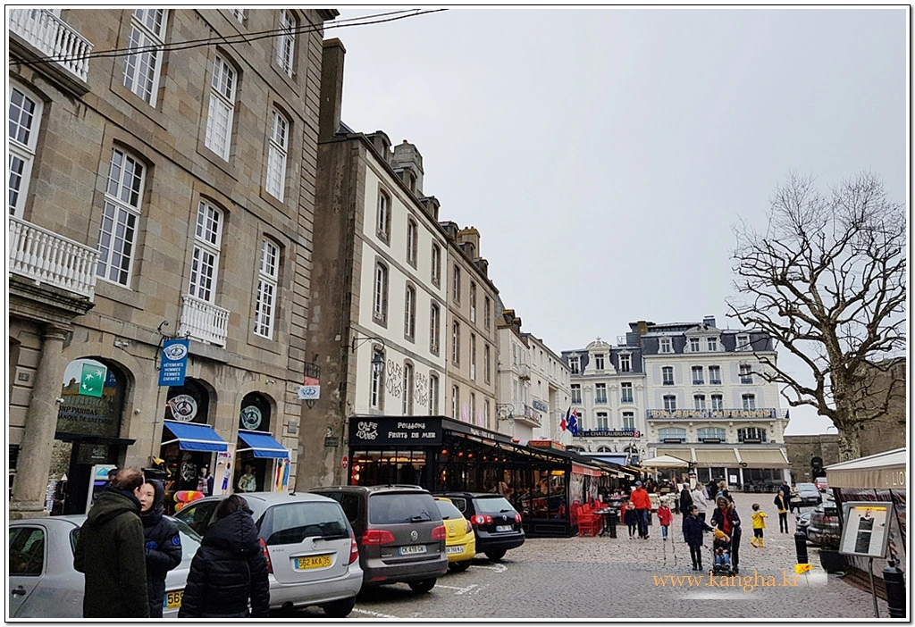 99A93E415B2C609F065ECA