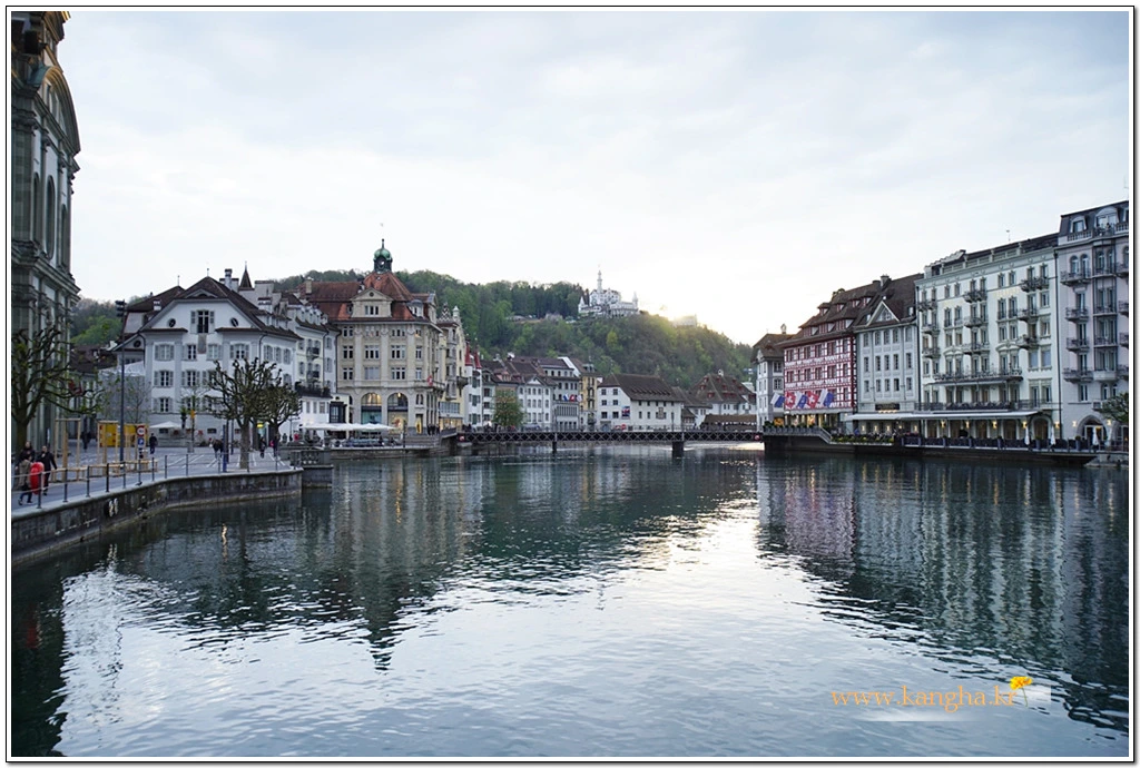 998FBE4D5B65892B2CACE2