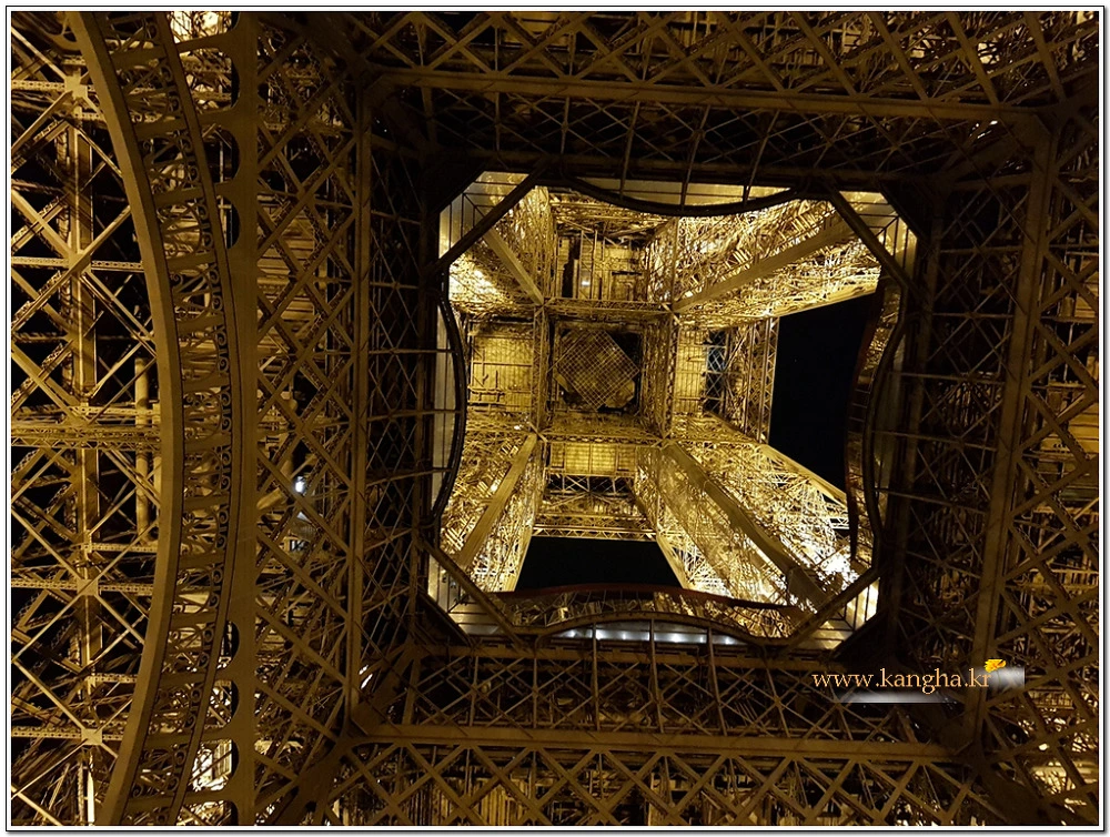 9937FA4A5B1D58901FC376