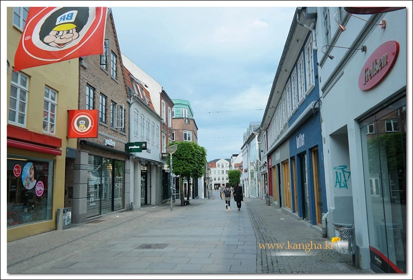 2472FA4757FA8D912218D4