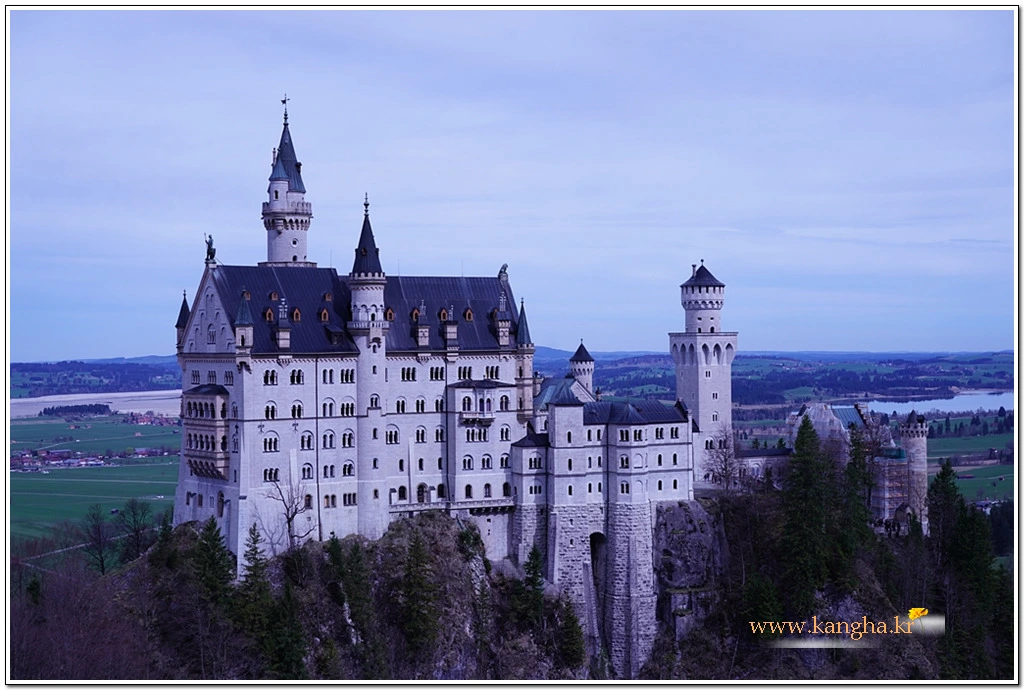 99A8DB455B5CA4902C023C