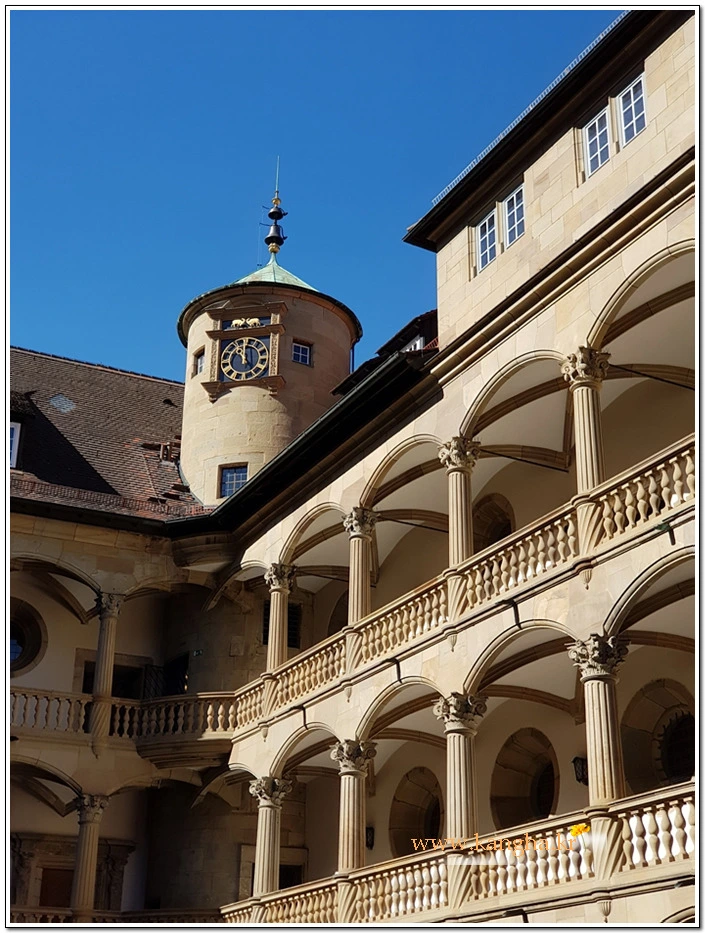 99F749415B39078632F87E