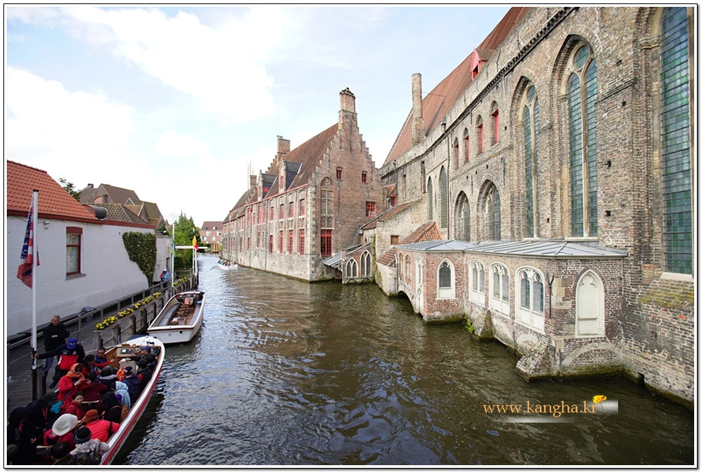 99FDFF475B75B6F503A43D