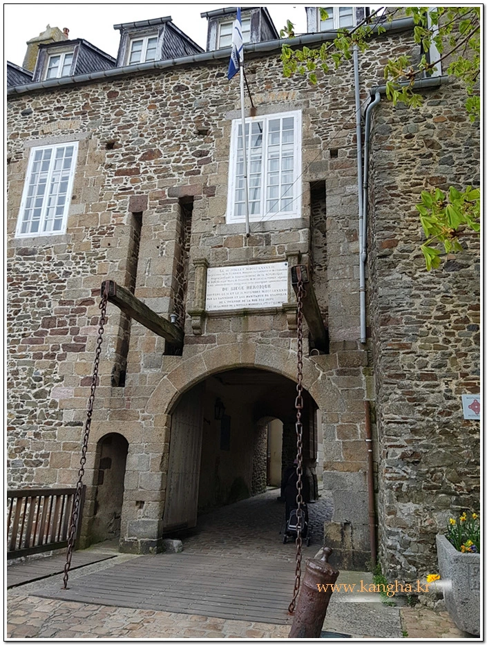 9959044D5B2A72BD360227