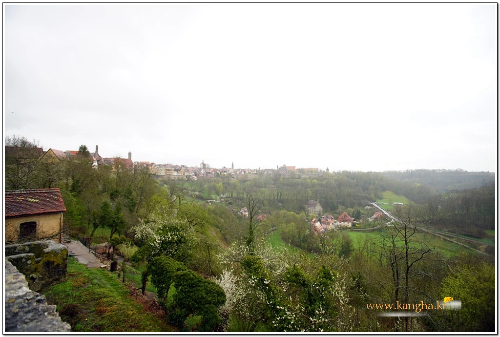 99D0BF455B52045530A677