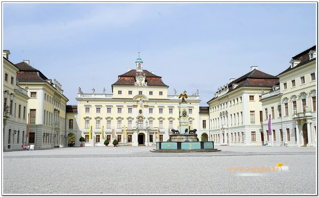 99BB5F3A5B3B63F81B43D3