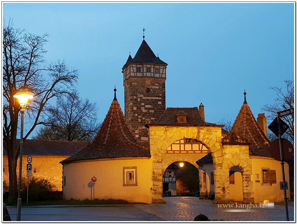 99F68C485B5540B12198A4