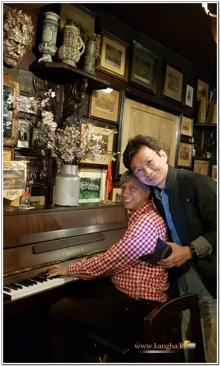 99E7584E5B4E1B920B21DA