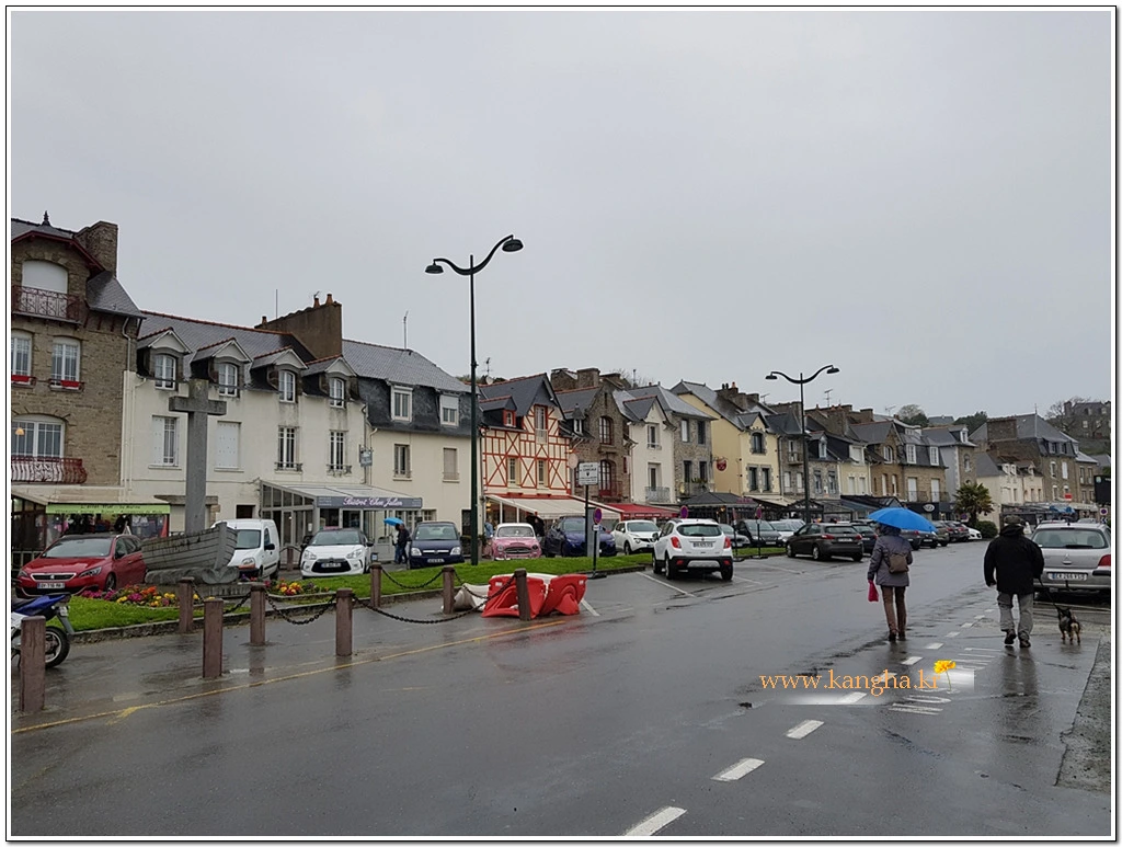 99D78D3F5B2D1557123F55