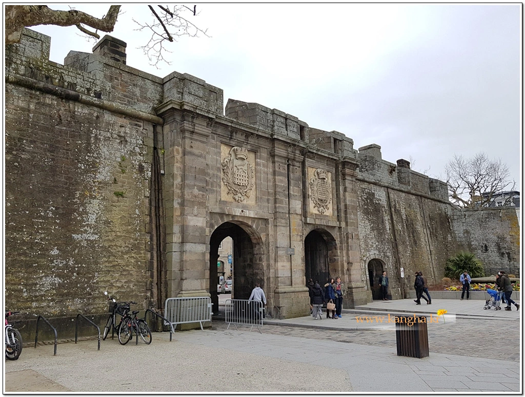 99CEE8445B2C5CC1353E11