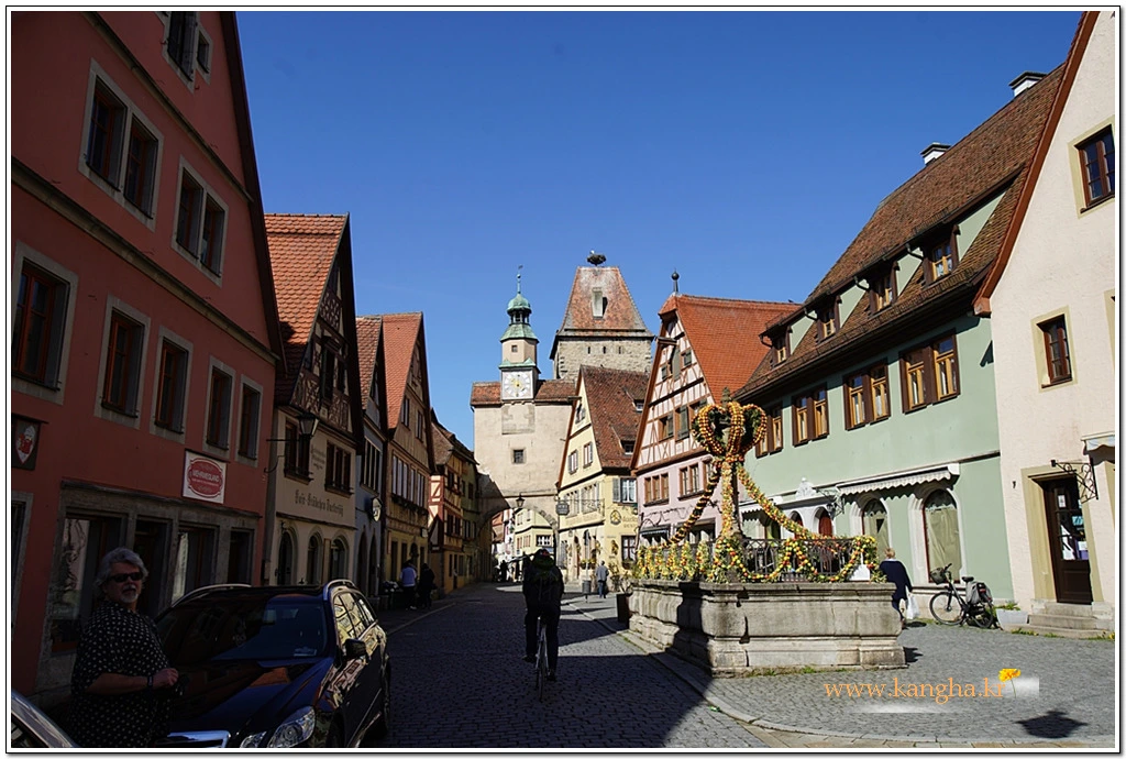 994D7F3E5B593EA3067B33