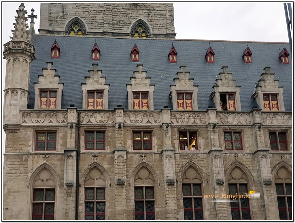 99E7FB445B858B9C07B3A6