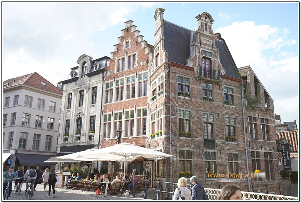 991583485B7FF6492AEA79