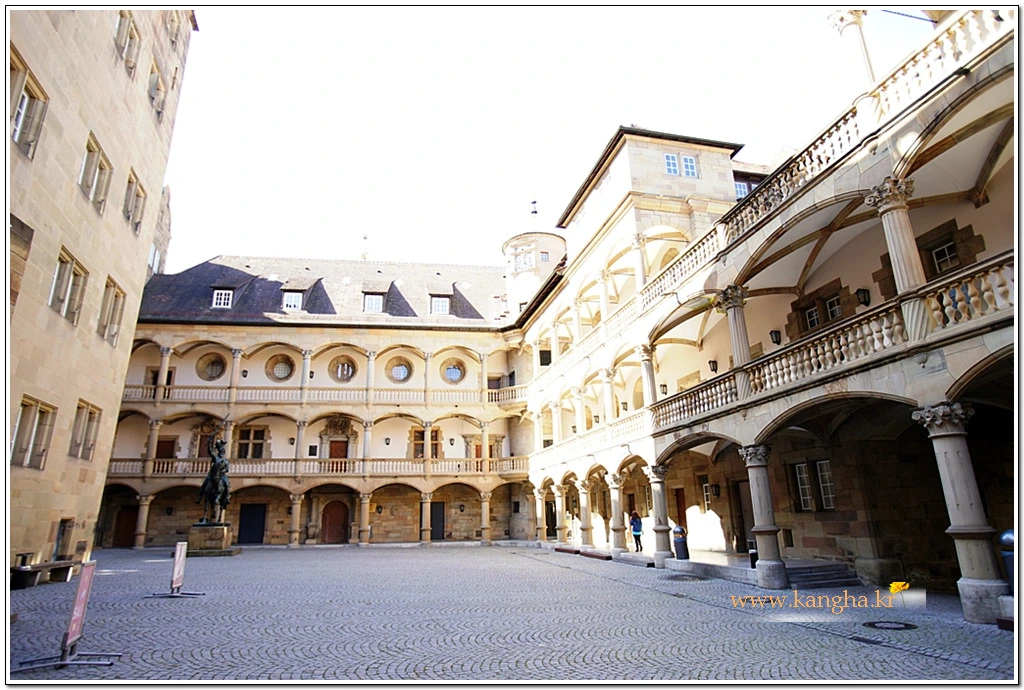 995CF2345B38FDB9209472