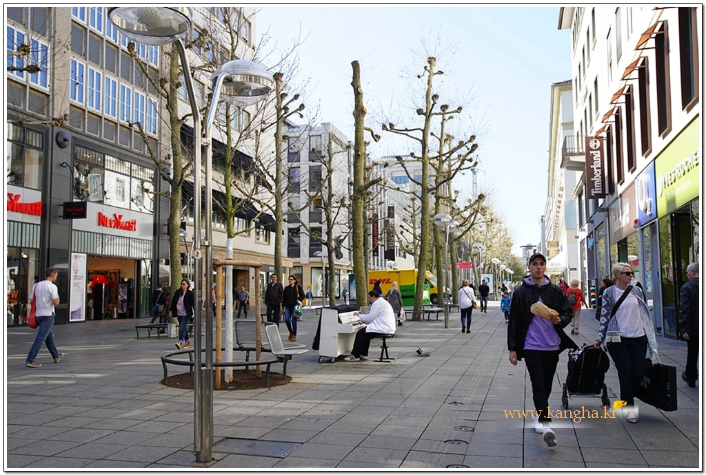 998971335B37380E2931E1