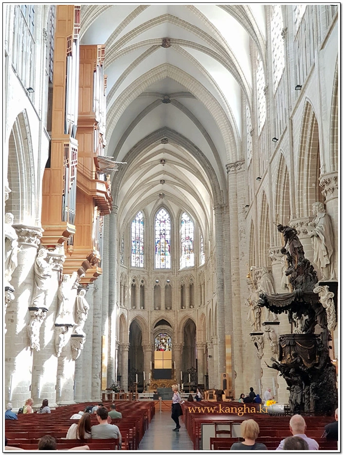 9959304F5B705DA32F2585