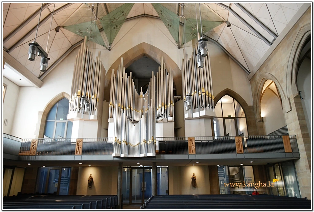 9909E2485B38FDBC1247E2