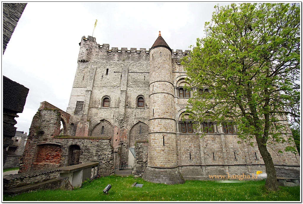 99F9C9375B818ACB35668B