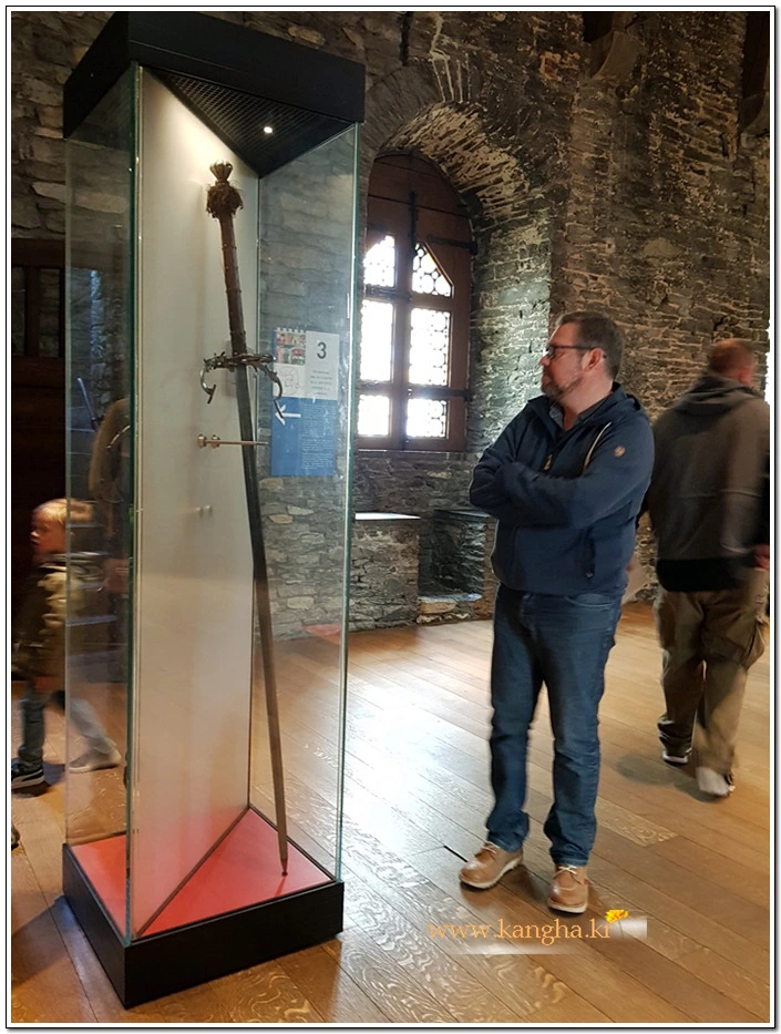 998DF33C5B817B0A15491F