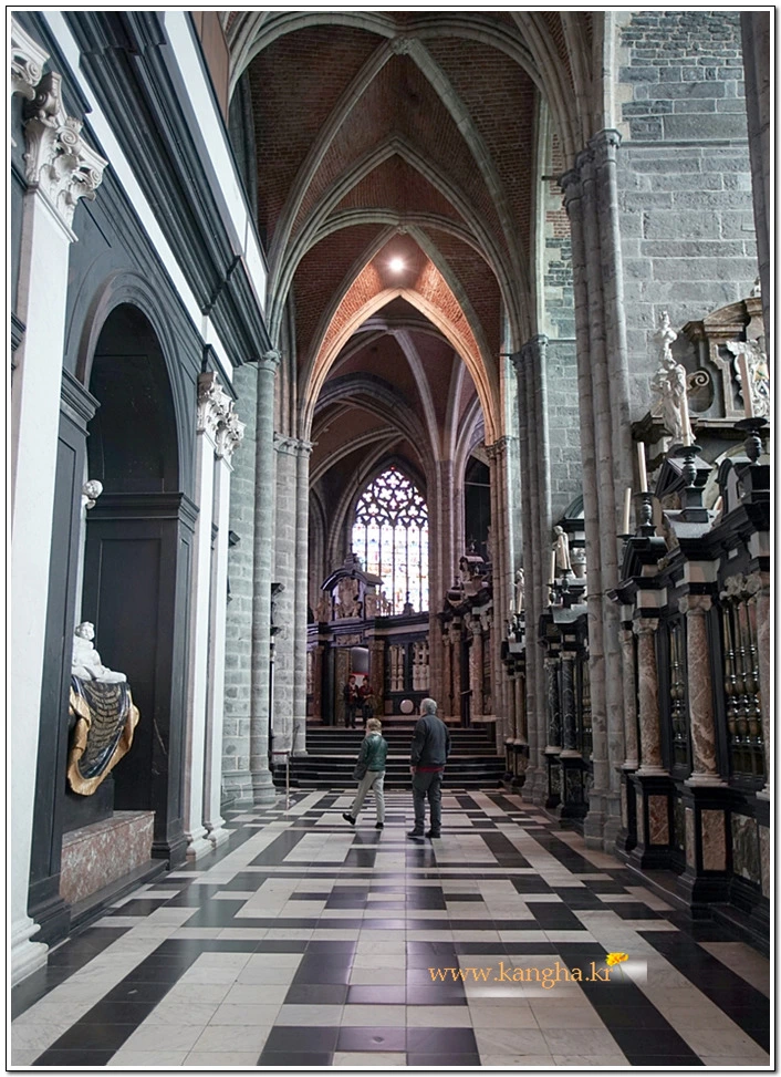 99A3D64A5B858EA10B86FB