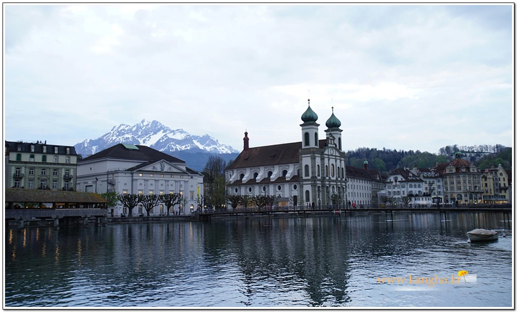 99F6F84D5B65892C0AF113