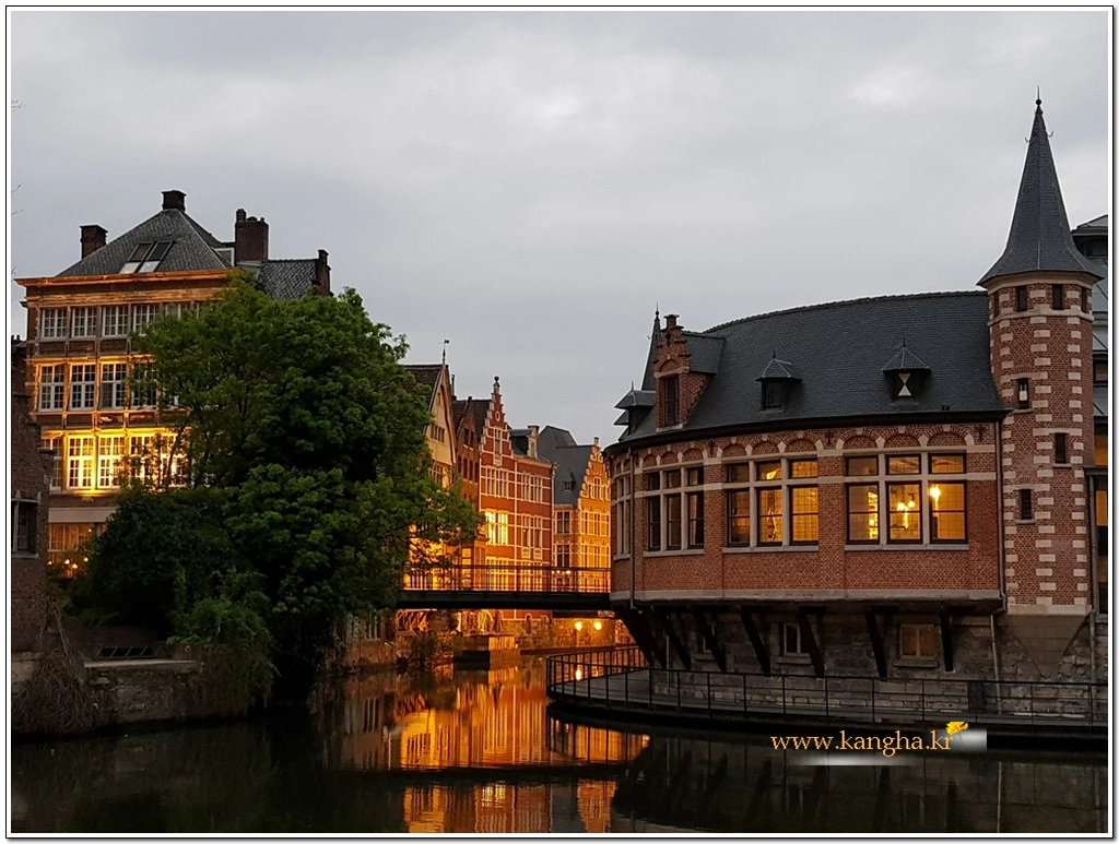 99602B4A5B895AF521540F