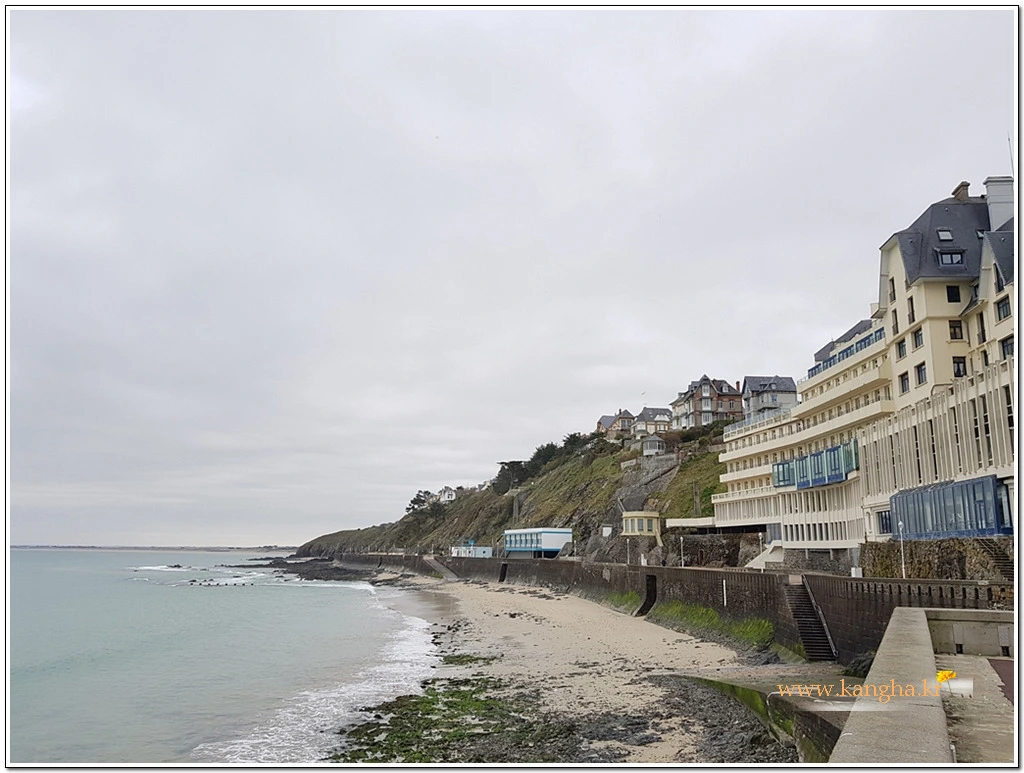 99BDB8505B2A65D8233696