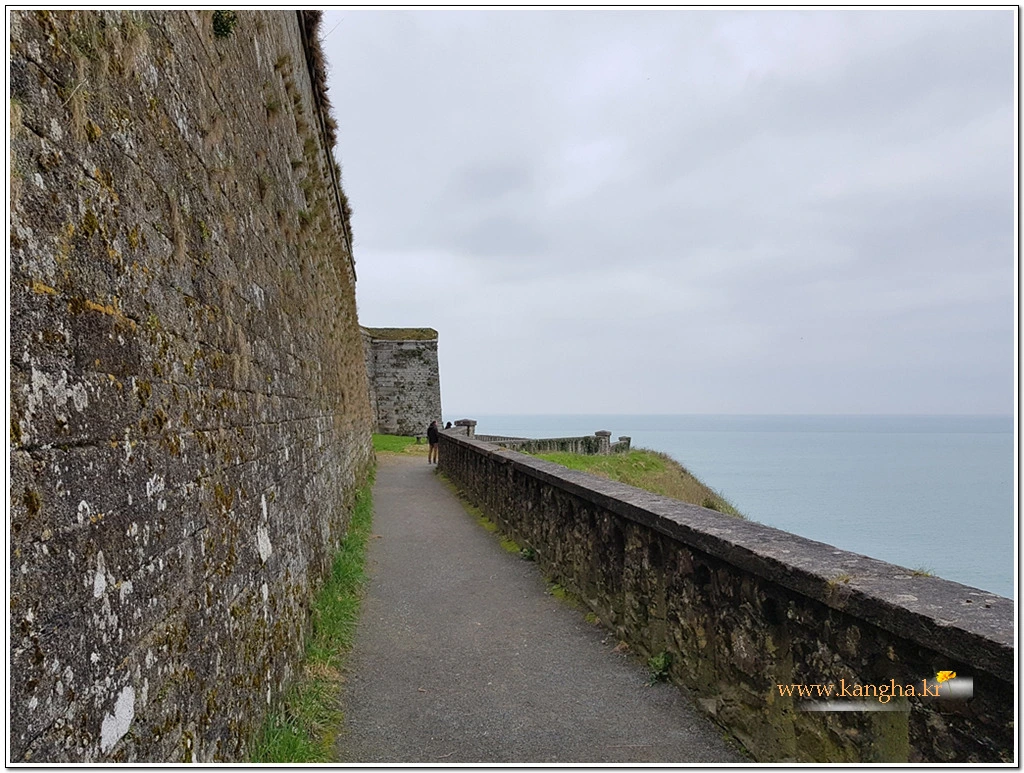 99CB5D4A5B2A65DA0322BA