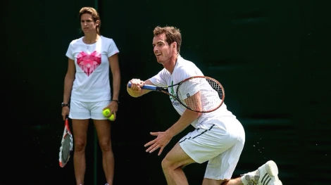 296061-coach-amelie-mauresmo-looks-on-as-andy-murray-prepares-for-wimbledon.jpg